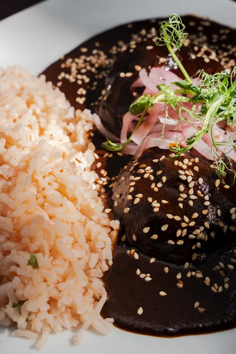 Tajín marroquí servido en Ambre Epices